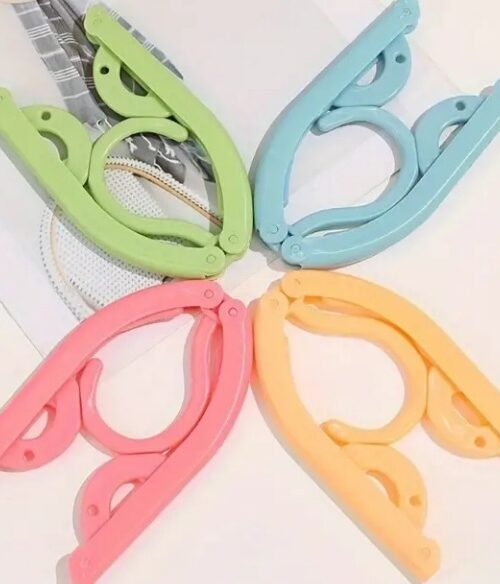 Foldable cloth hangers